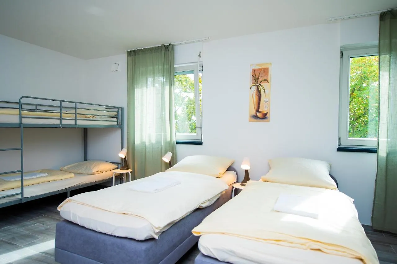 Guest house Prime Living Apartments Kueche Netflix Nuremberg